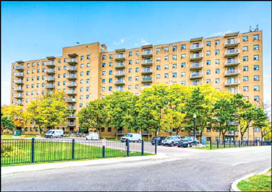 75-90 Orenda Court — Lankin